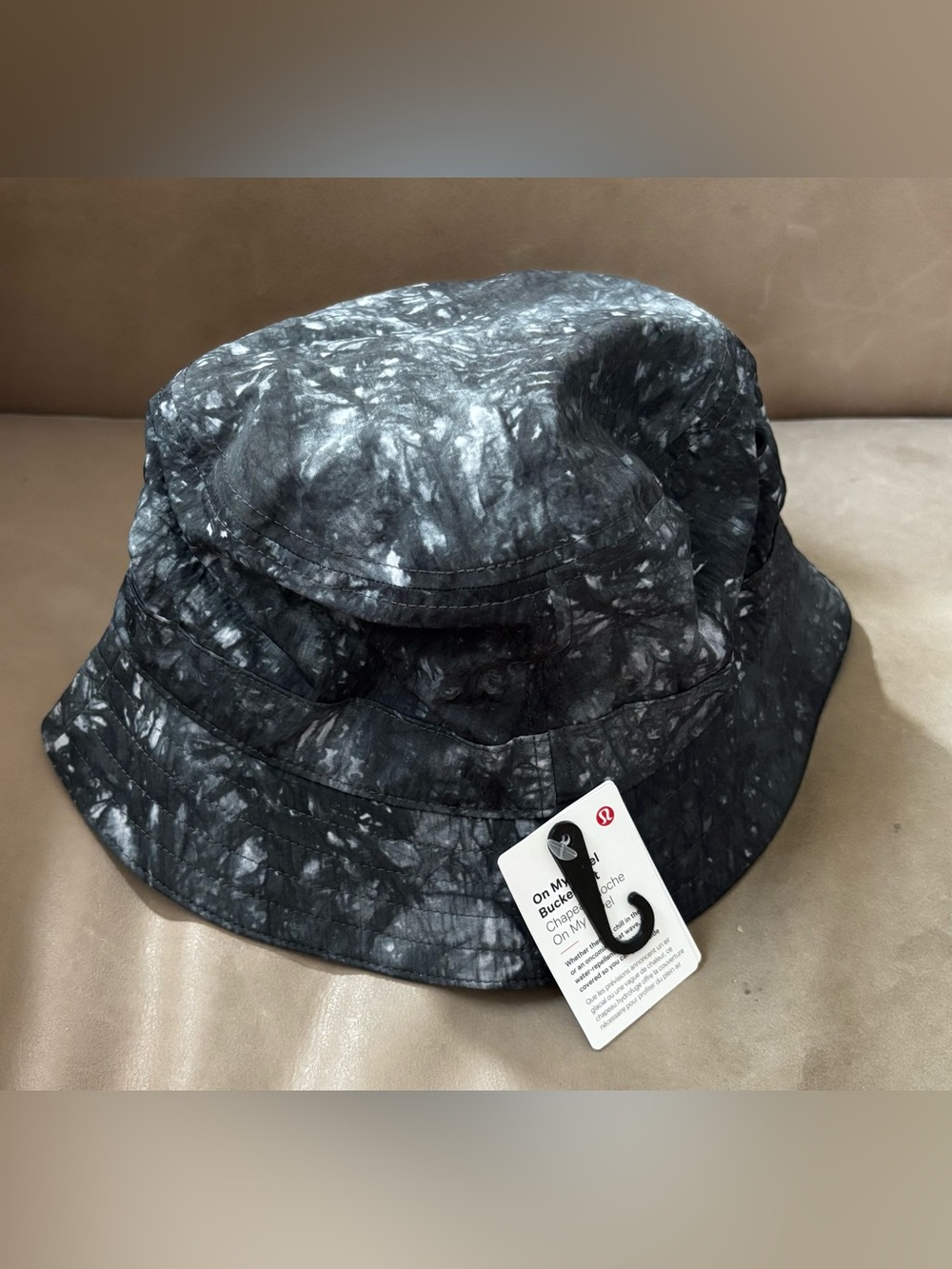 Lululemon On My Level Bucket Hat Tie Dye Black Gray NWT S/M